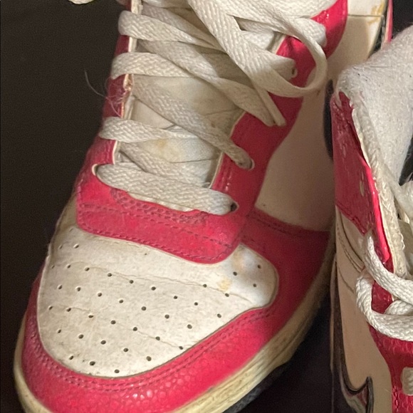 Retro Nike These have made a huge come back! - Picture 4 of 5